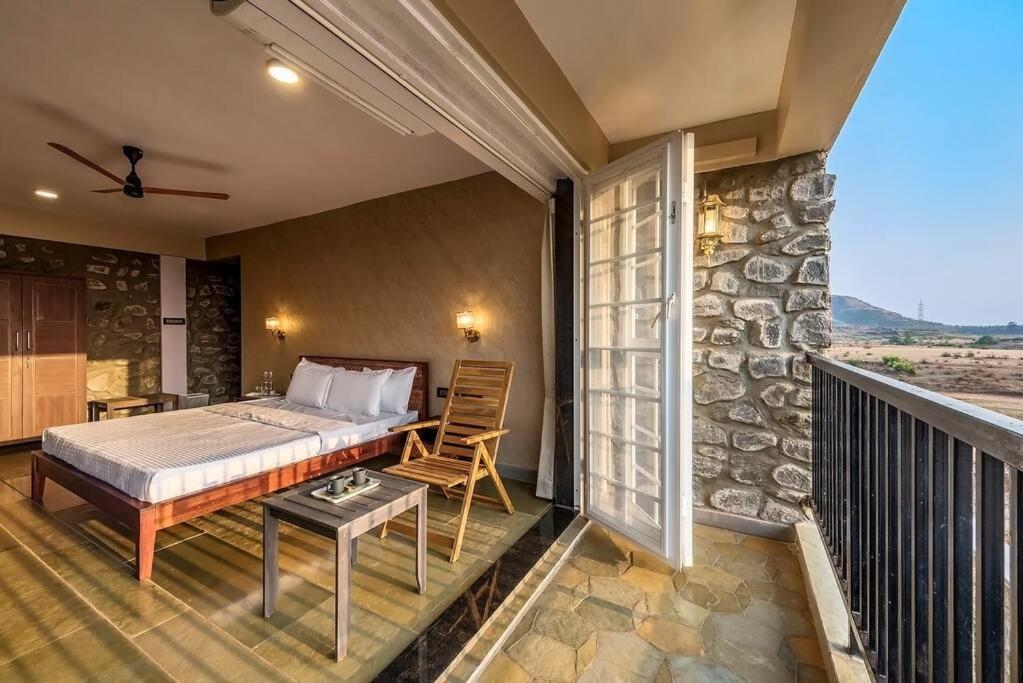Stone Mansion By Phoenix Stays Igatpuri Exterior foto