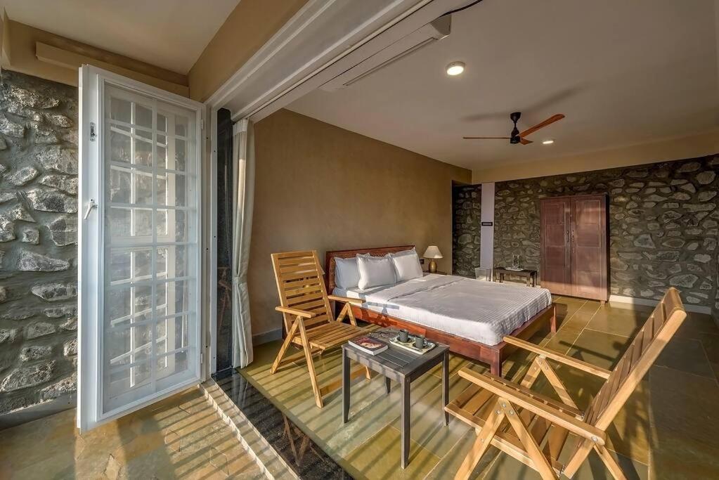 Stone Mansion By Phoenix Stays Igatpuri Exterior foto