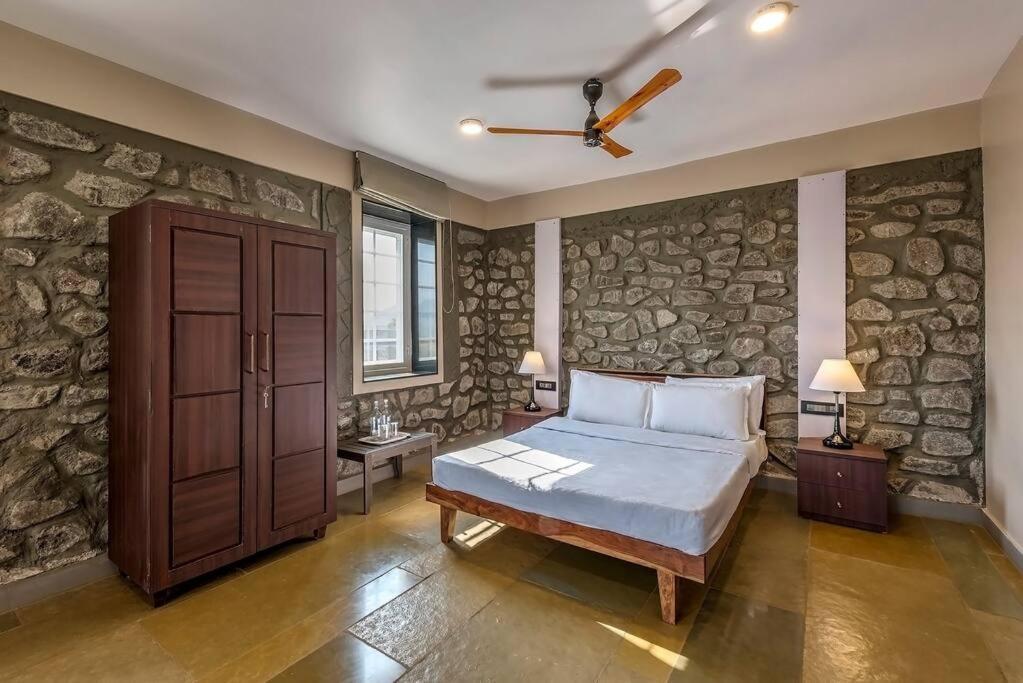 Stone Mansion By Phoenix Stays Igatpuri Exterior foto