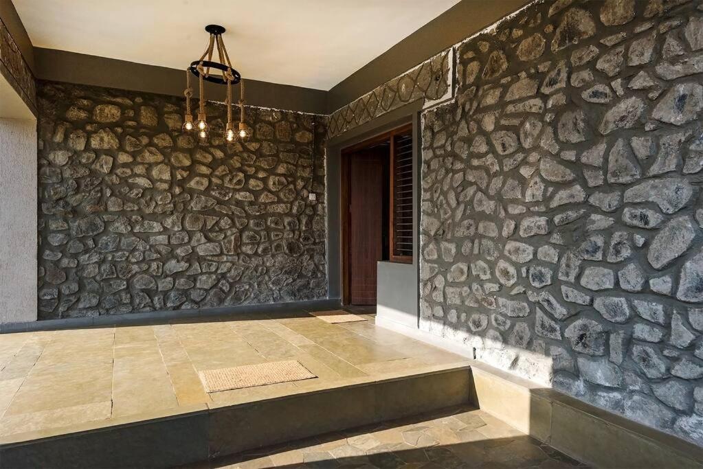 Stone Mansion By Phoenix Stays Igatpuri Exterior foto